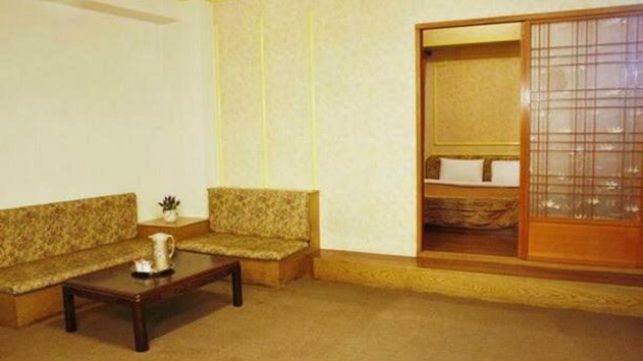 Teresa Hotel Toufen Luaran gambar