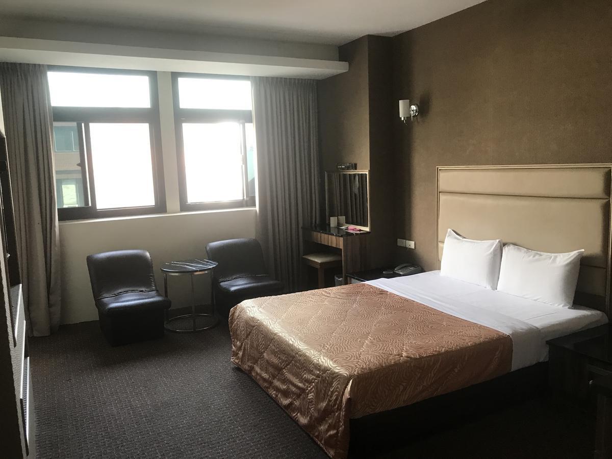 Teresa Hotel Toufen Luaran gambar