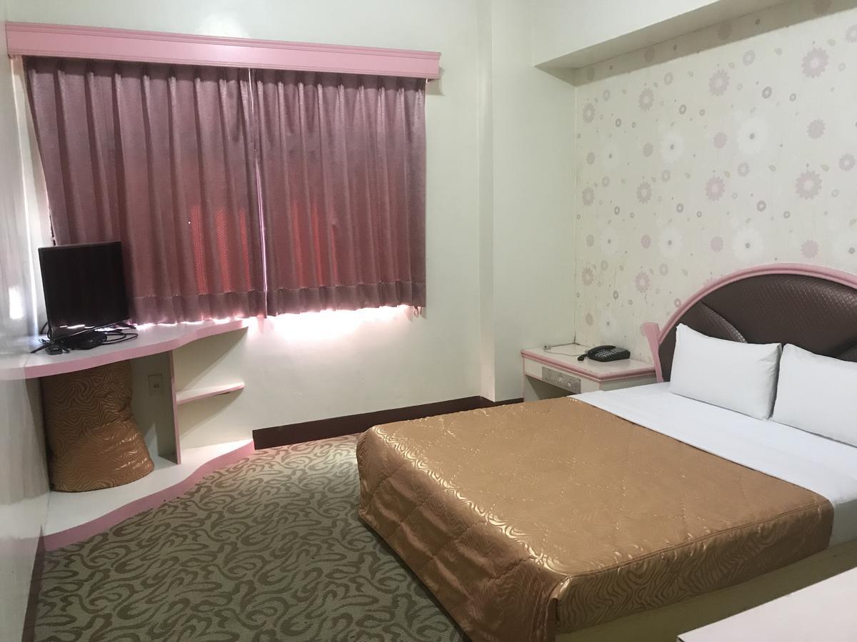 Teresa Hotel Toufen Luaran gambar
